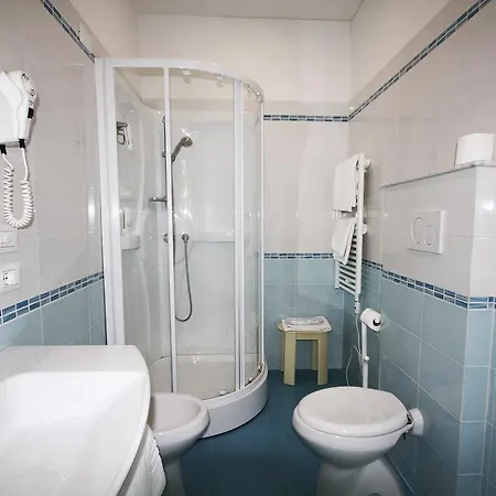 Raffaelli Villino Limoni Frühstückspension 3*