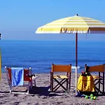 Bed & Breakfast Raffaelli Villino Limoni 3*