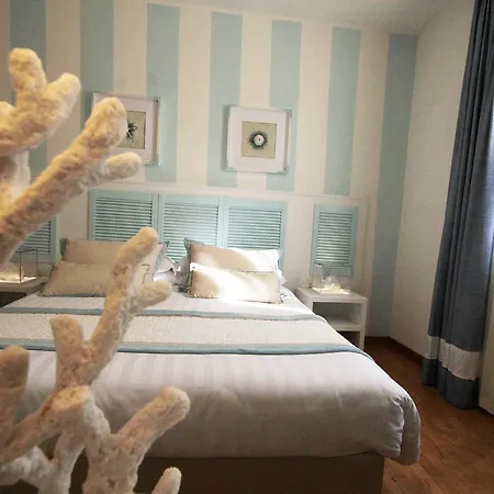 ベッド・アンド・ブレックファスト Raffaelli Villino Limoni 3*