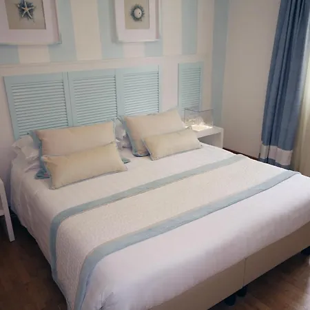 ベッド・アンド・ブレックファスト Raffaelli Villino Limoni 3*