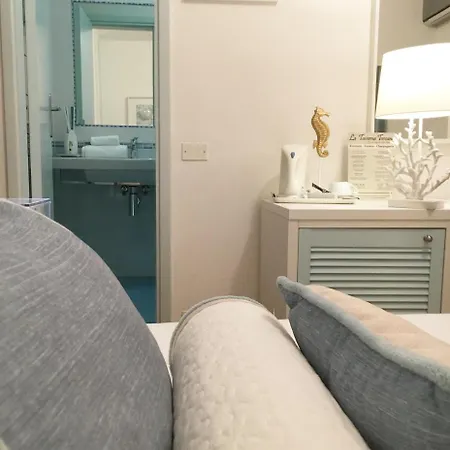 ベッド・アンド・ブレックファスト Raffaelli Villino Limoni フォルテ・デイ・マルミ