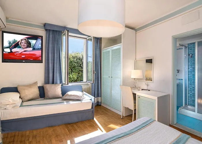 Raffaelli Villino Limoni Bed & Breakfast 3*