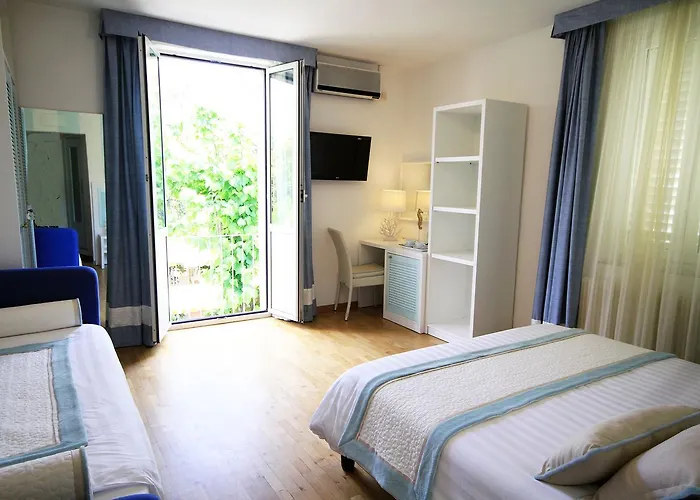 Raffaelli Villino Limoni Bed & Breakfast