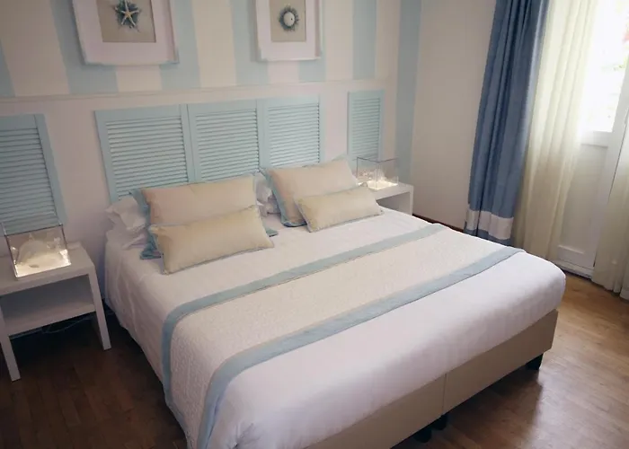 Bed & Breakfast Raffaelli Villino Limoni 3*